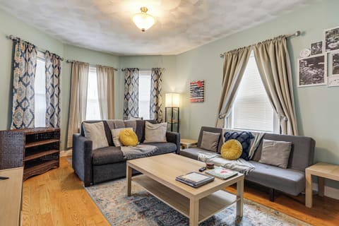 Providence Vacation Rental | 2BR | 1BA | 1,200 Sq Ft | 2 Steps Required