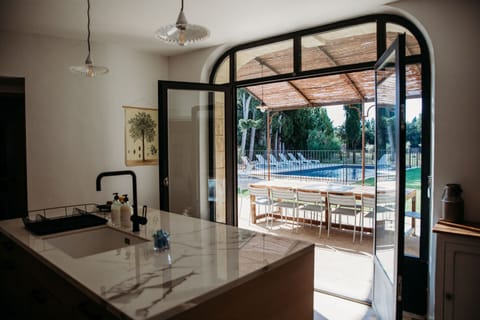Cottage | Private kitchen | Full-size fridge, microwave, oven, dishwasher