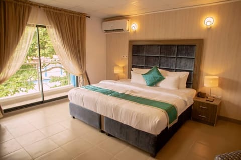 Executive Single Room | In-room safe, desk, iron/ironing board, free WiFi