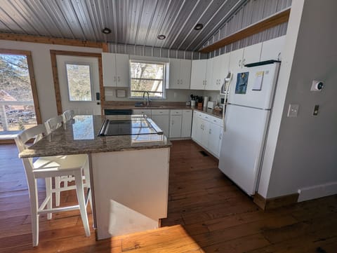 Kitchen Island / kitchen