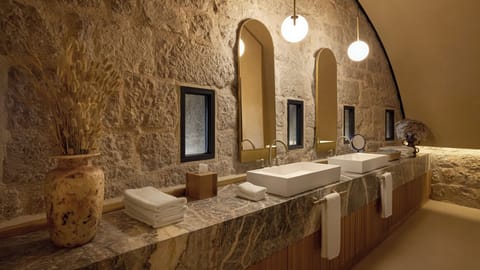 Combined shower/tub, hair dryer, bathrobes, slippers