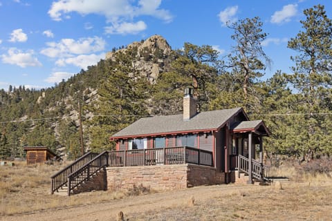 Cozy mountain cabin retreat