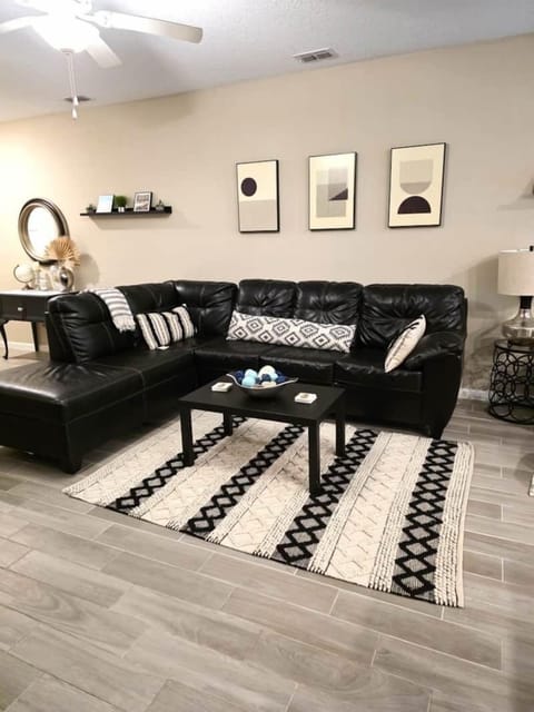 Relaxing, spacious Comfortable seating area, large enough for entertaining family, friends or work g