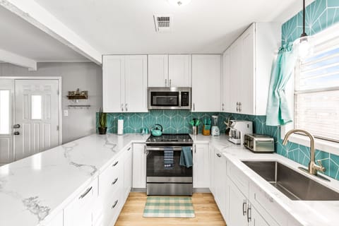 Cook, dine, and entertain in style!