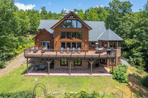 Welcome to Chateau Laurel!
