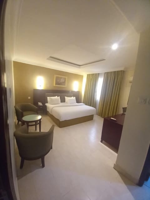 Deluxe Double Room Single Use | In-room safe, free WiFi, bed sheets