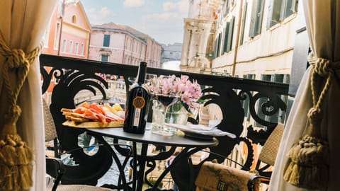 Junior Suite, Canal View | Balcony view