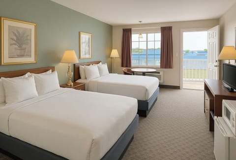 Desk, soundproofing, iron/ironing board, bed sheets