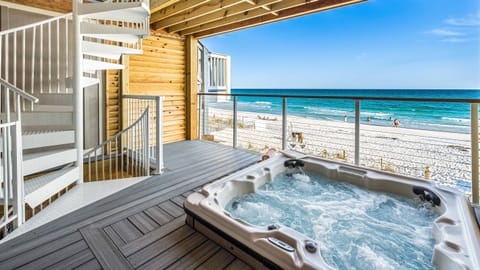 LUXURY ON THE BEACH | Hot Tub, Newly Remodeled Deck