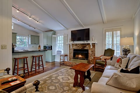 Livingroom & Kitchen