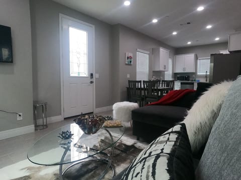 A picture of the beautiful home.