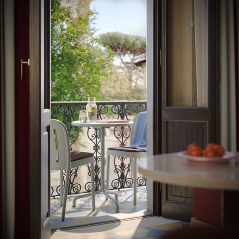 Large Room with Sofa Bed and Balcony | Balcony
