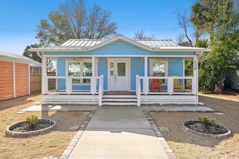 Front With Boat Parking