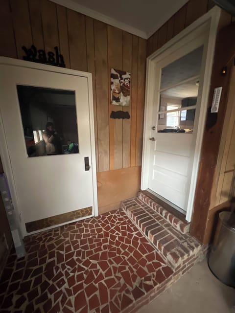Kitchen entry