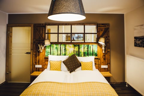 Deluxe Quadruple Room | Desk, free WiFi, bed sheets