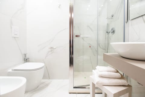 Exclusive Room, Private Pool, City View | Bathroom | Separate tub and shower, jetted tub, free toiletries, hair dryer