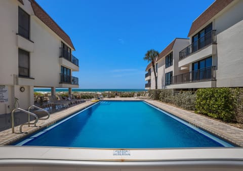 Beautiful beachfront pool