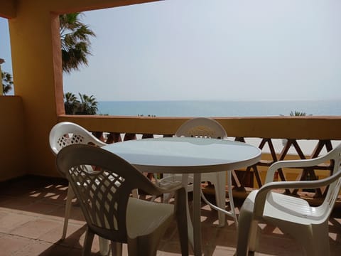 Terrace with sea views