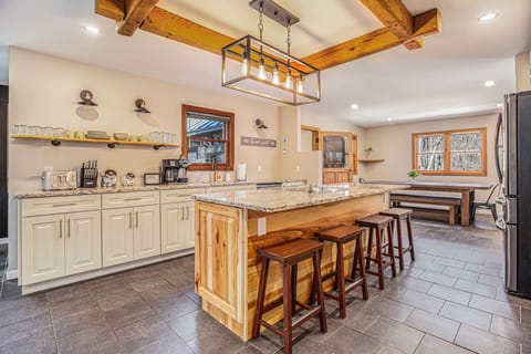 Wonderful fully stocked kitchen for cooking up all your favorite meals!