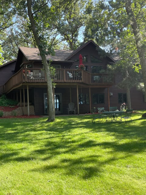 Lakeside view. Walk-out basement is fully finished with two bedrooms & 1 bath.