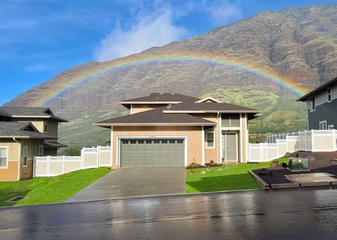 Gorgeous setting . This is not photoshopped, it was a real rainbow