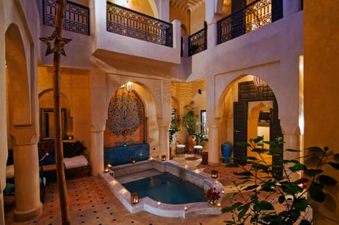 Indoor pool, sun loungers