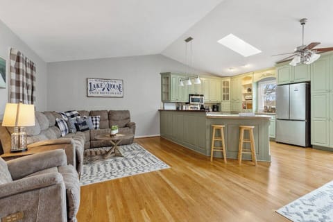 A large open kitchen area great for a family gathering