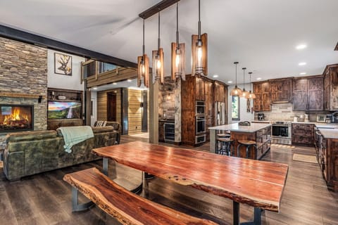 Open Concept Living With Lounge, Dining And Gourmet Kitchen In One View