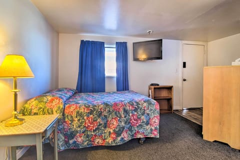 Loveland Vacation Rental | Studio | 1BA | Steps Required | 400 Sq Ft