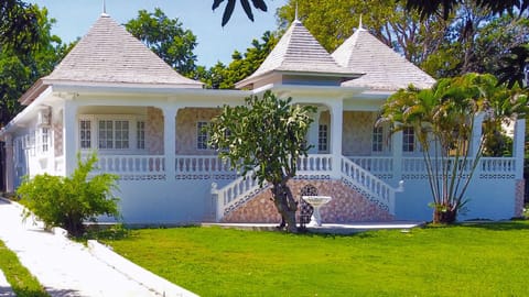 Exterior 1