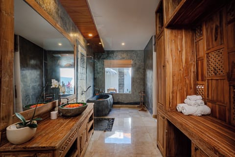 Romantic Villa | Bathroom | Shower, rainfall showerhead, bidet, towels