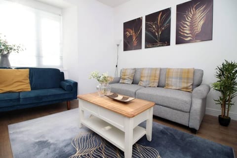 Apartment | Living area | TV