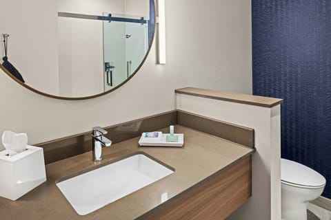 Rollaway beds, free WiFi, bed sheets