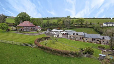 West Hollowcombe Farm and cottages