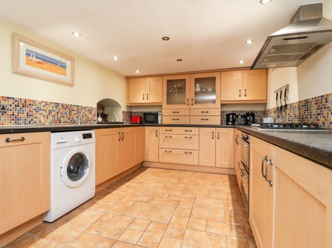 Fridge, dishwasher, electric kettle, toaster