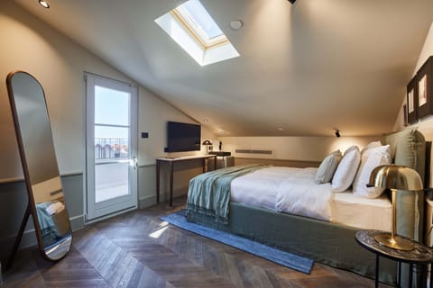 Double Room Sea View with Balcony | In-room safe, desk, blackout drapes, soundproofing