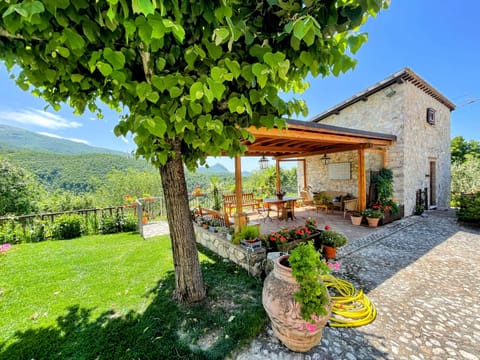 House, 2 Bedrooms, Smoking, Patio | Outdoor dining