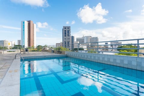 City Apartment | Pool