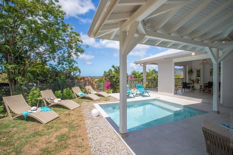 A charming rental ideally located 600 meters from the magnificent Pointe Marin beach.
