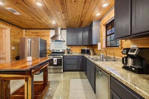 Combination regular drip/Keurig coffee machine