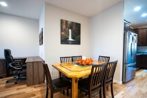 Dining Area & Workstation - Enjoy time together or work away from home