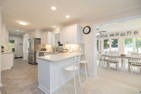 Fully furnished Kitchen, Stainless Appliances, Gas Stove.  Microwave.