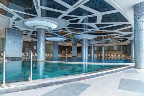 3 indoor pools, 3 outdoor pools