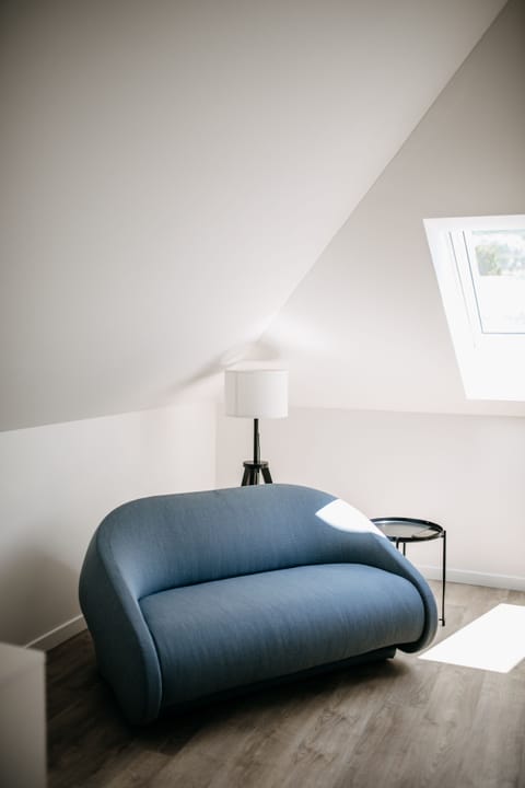 Exclusive Double Room, 1 Queen Bed | Desk, laptop workspace, free WiFi, bed sheets