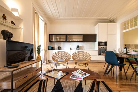 Spacious living room with air conditioning.