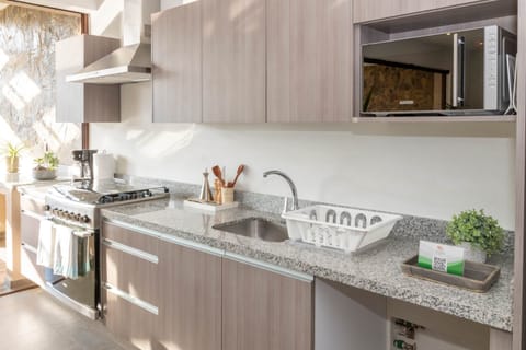 7cac796c-c4d5-41f6-a620-63a7ef93550b