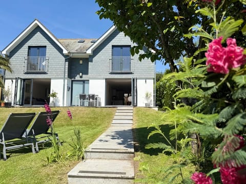 No.10, Falmouth (sleeps 8)