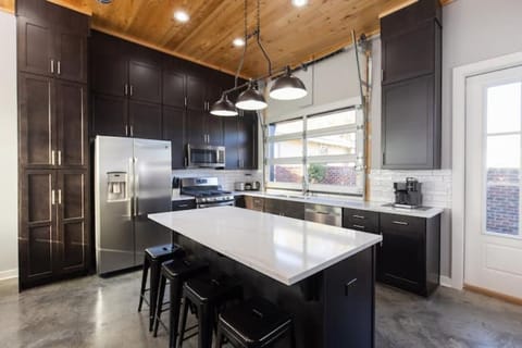 Enjoy this great kitchen.