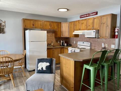 Condo 2 Bedroom 2 Bathroom-NO PETS image 1