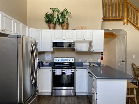 Deluxe 3 Bedroom Condo 2 Bath- NO PETS image 1
